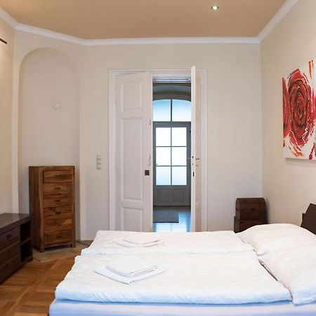 Velky Apartman Bratislava Exterior photo
