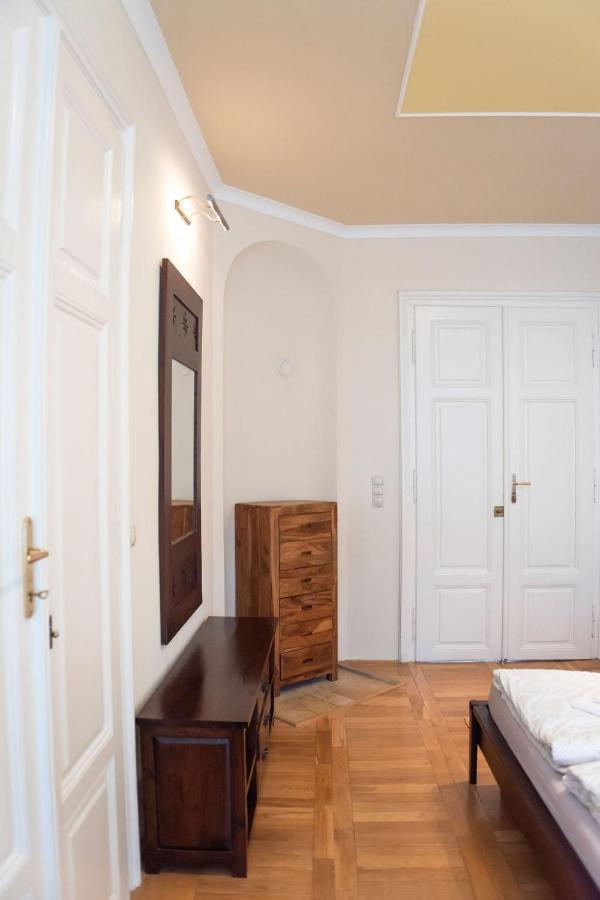 Velky Apartman Bratislava Exterior photo