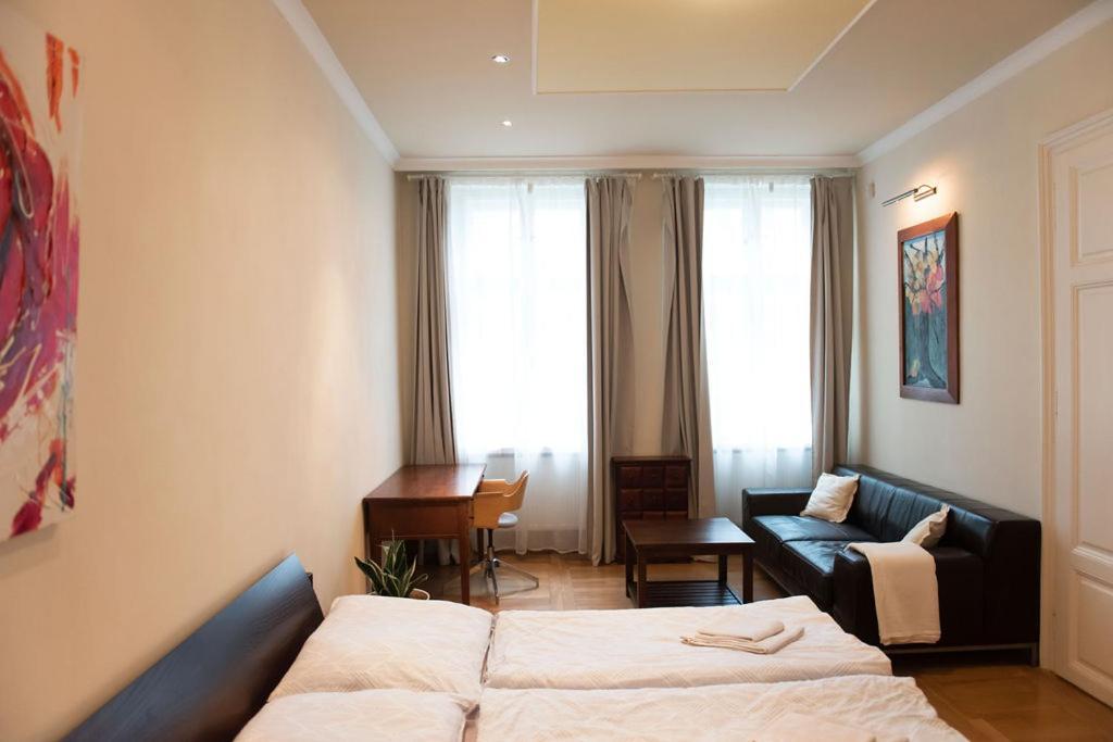 Velky Apartman Bratislava Exterior photo