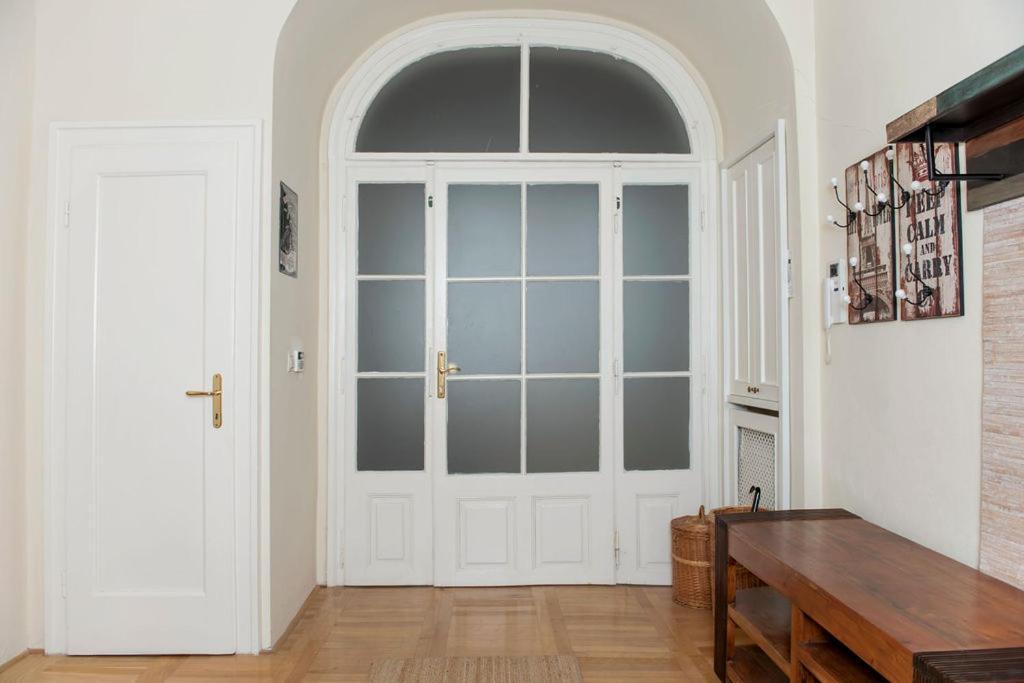 Velky Apartman Bratislava Exterior photo