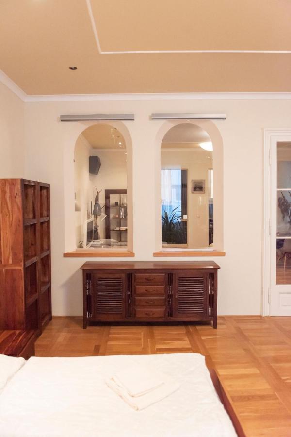 Velky Apartman Bratislava Exterior photo