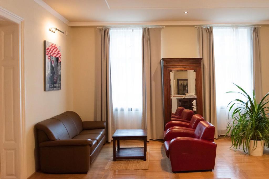 Velky Apartman Bratislava Exterior photo