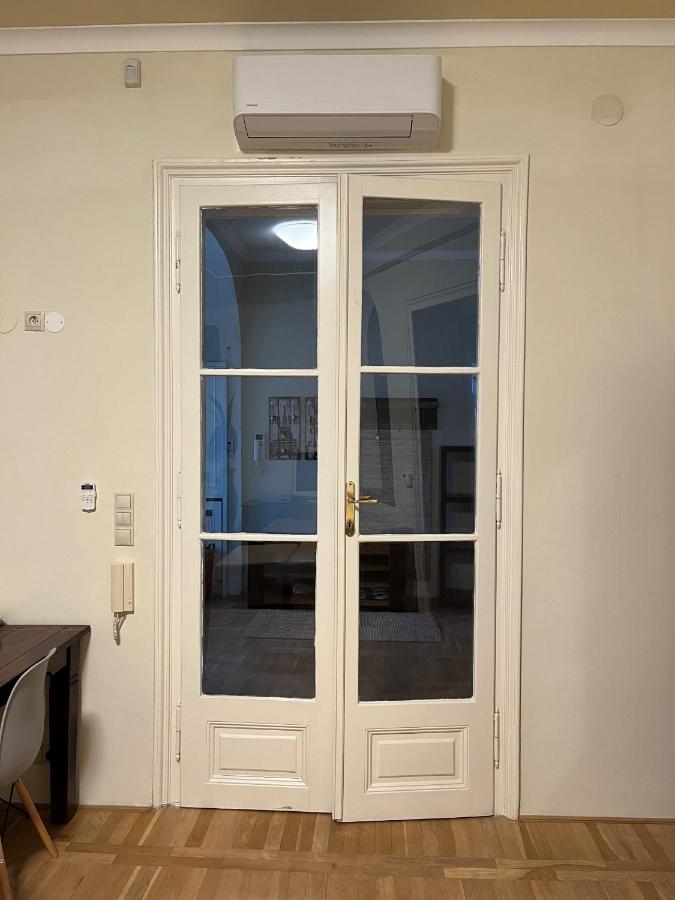 Velky Apartman Bratislava Exterior photo